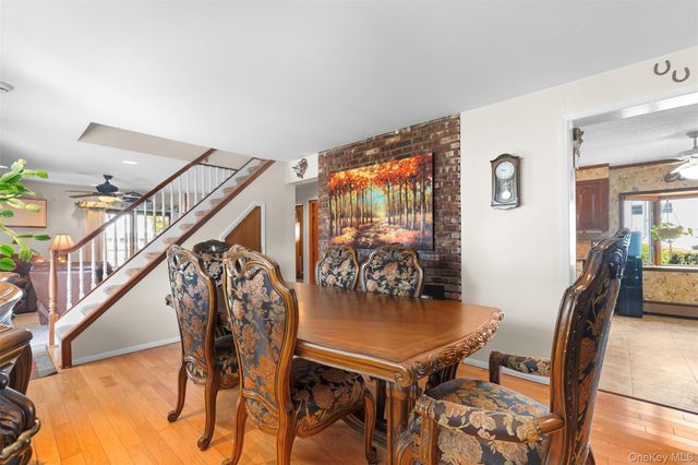 2 Bent Lane, Levittown, NY 11756