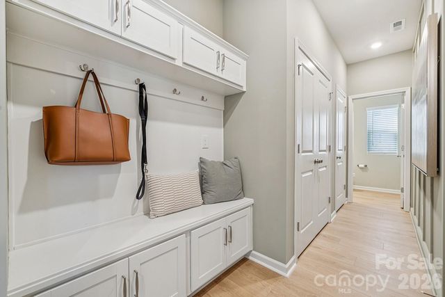 4636 Lakeview Road 7, Charlotte, NC 28216