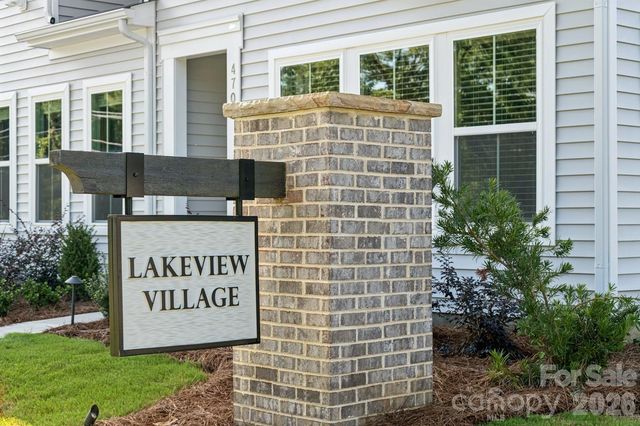 4636 Lakeview Road 7, Charlotte, NC 28216