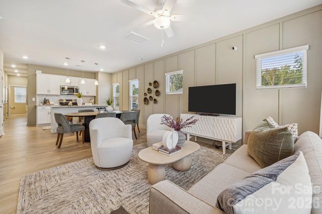 4636 Lakeview Road 7, Charlotte, NC 28216