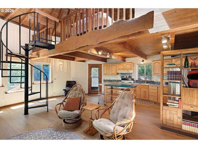 1208 W 28TH Ave, Eugene, OR 97405