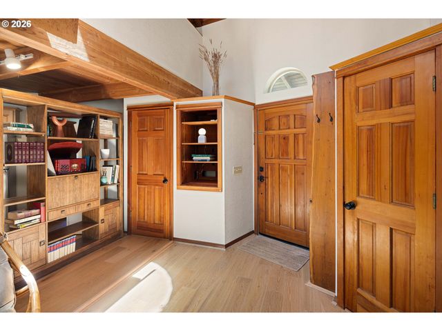 1208 W 28TH Ave, Eugene, OR 97405