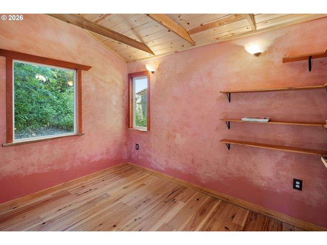 1208 W 28TH Ave, Eugene, OR 97405