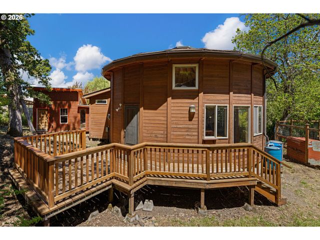 1208 W 28TH Ave, Eugene, OR 97405