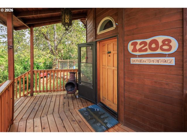 1208 W 28TH Ave, Eugene, OR 97405