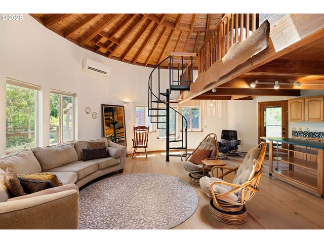 1208 W 28TH Ave, Eugene, OR 97405