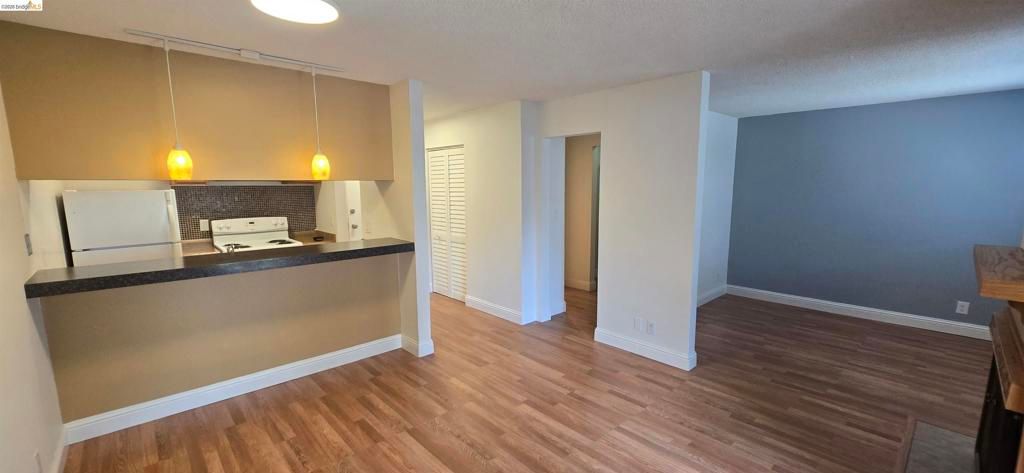 Image 6 of property listing at 397 Imperial 202, Daly City, CA 94015