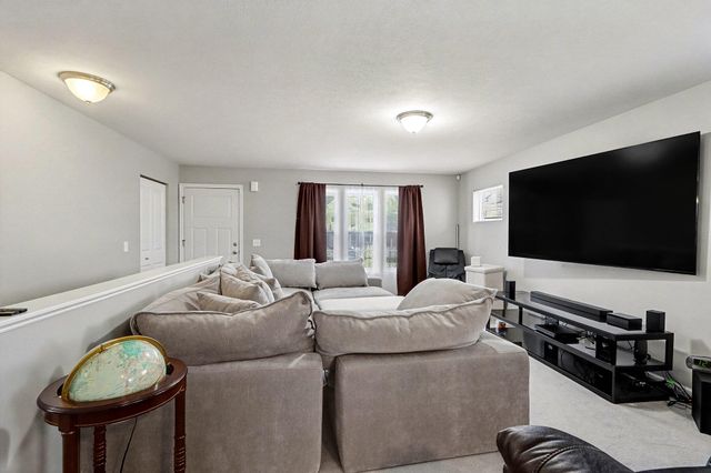 1545 Notley Field Lane, Vicksburg, MI 49097