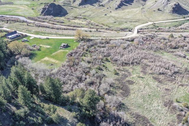 26580 Dry Creek Rd, Belgrade, MT 59714