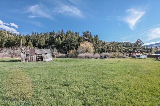 26580 Dry Creek Rd, Belgrade, MT 59714