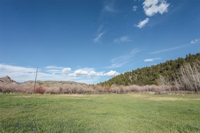 26580 Dry Creek Rd, Belgrade, MT 59714