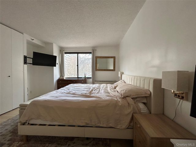 10 Cottage Place 2A, White Plains, NY 10601