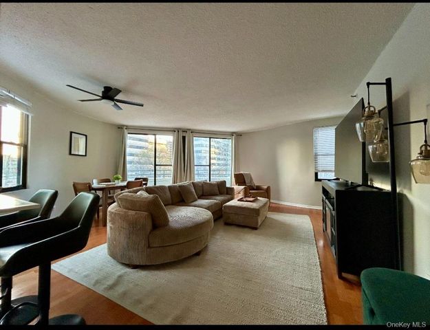 10 Cottage Place 2A, White Plains, NY 10601