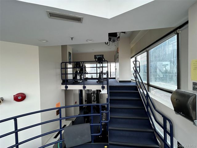 10 Cottage Place 2A, White Plains, NY 10601