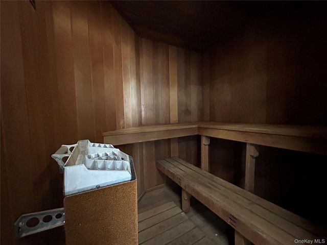 10 Cottage Place 2A, White Plains, NY 10601