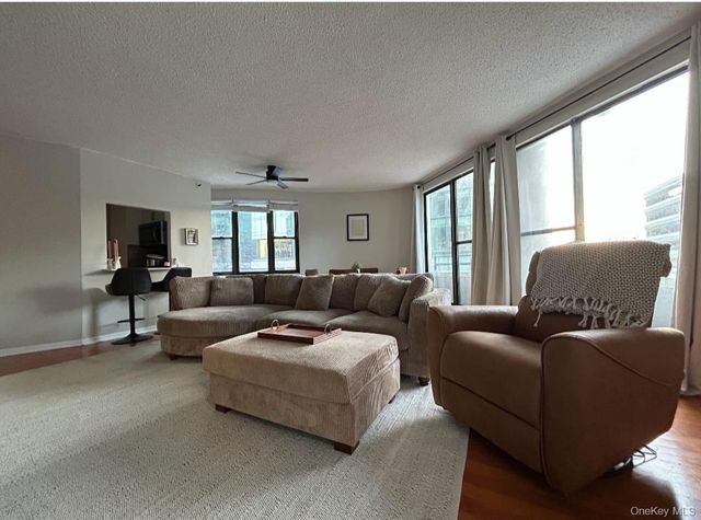 10 Cottage Place 2A, White Plains, NY 10601