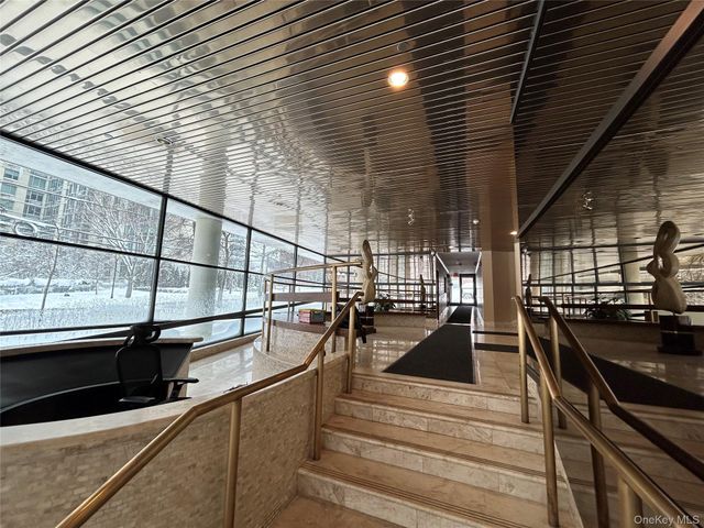 10 Cottage Place 2A, White Plains, NY 10601