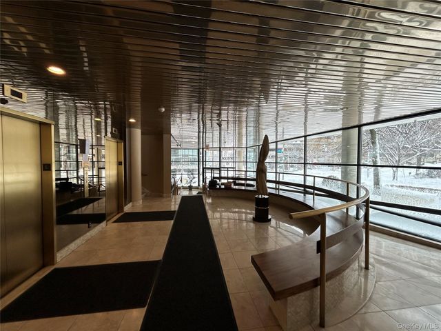 10 Cottage Place 2A, White Plains, NY 10601