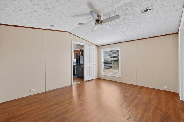 195 Gato RD, Cedar Creek, TX 78612