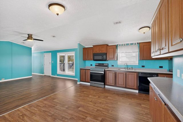 195 Gato RD, Cedar Creek, TX 78612