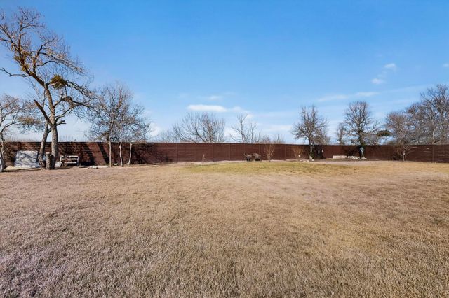 195 Gato RD, Cedar Creek, TX 78612