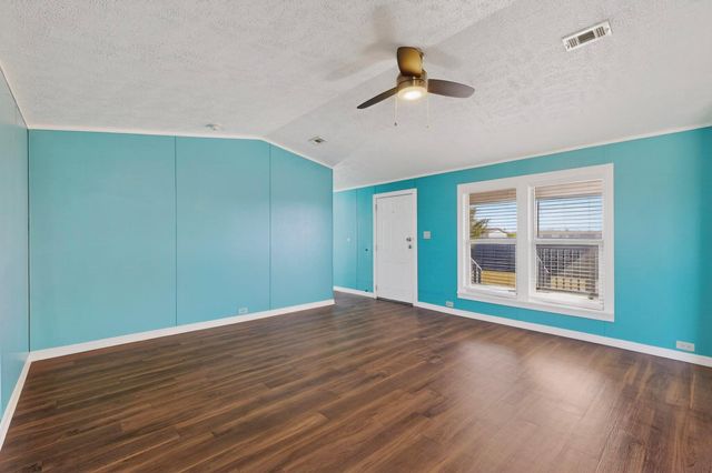 195 Gato RD, Cedar Creek, TX 78612