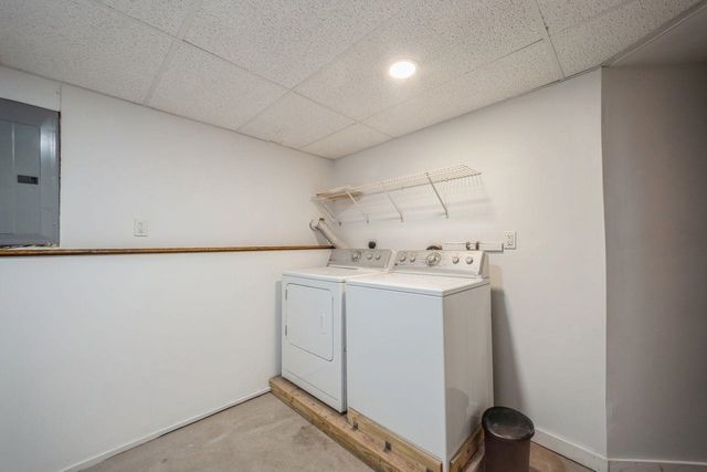 1 Phoenix Way, Seabrook, NH 03874