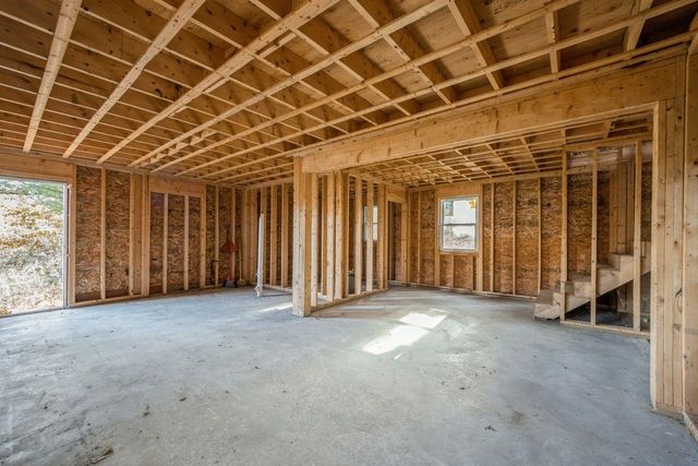 1 Phoenix Way, Seabrook, NH 03874