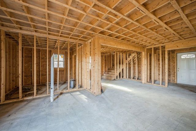 1 Phoenix Way, Seabrook, NH 03874