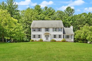 24 Caldwell Dr, Westford, MA 01886
