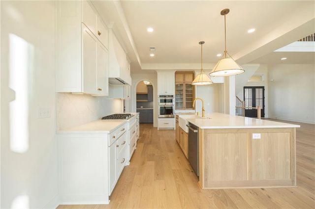 15317 W 162nd Street, Olathe, KS 66062