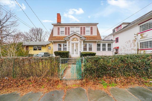 29 S 15th Avenue 1, Mount Vernon, NY 10550