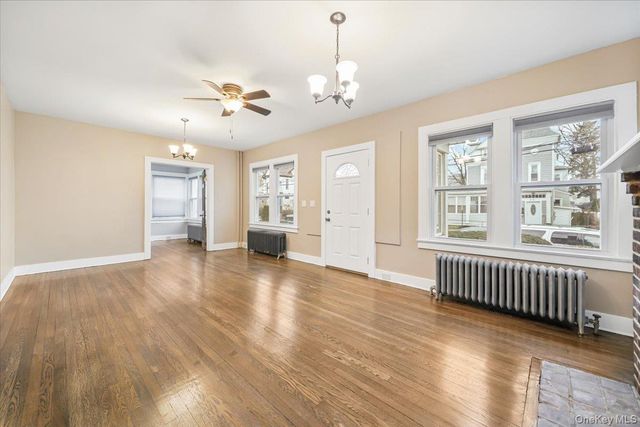 29 S 15th Avenue 1, Mount Vernon, NY 10550