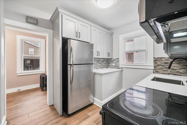 29 S 15th Avenue 1, Mount Vernon, NY 10550