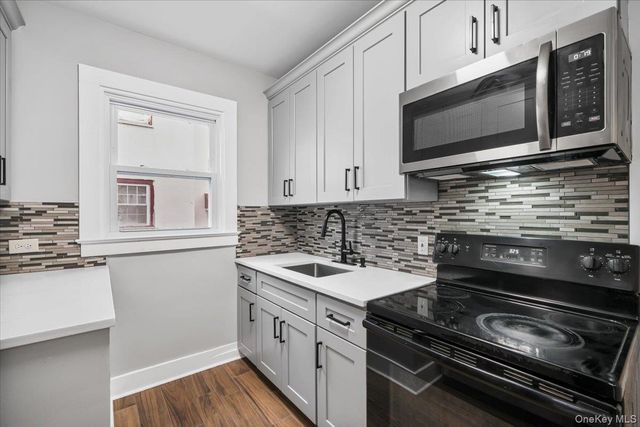 29 S 15th Avenue 1, Mount Vernon, NY 10550
