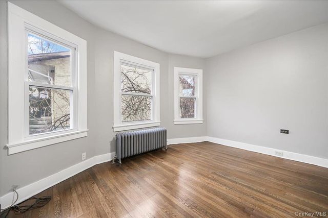 29 S 15th Avenue 1, Mount Vernon, NY 10550