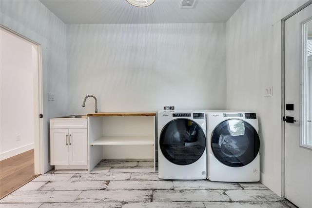 169 Tall Forest DR, Bastrop, TX 78602