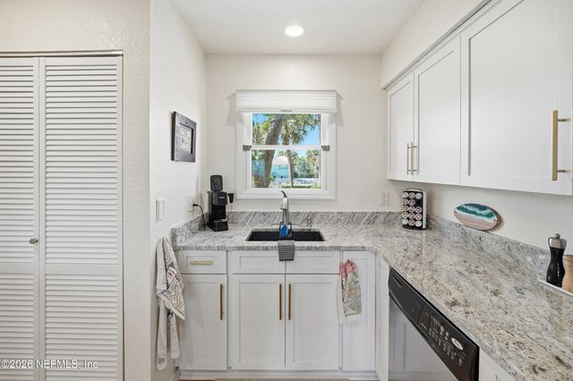 2233 SEMINOLE Road 21, Atlantic Beach, FL 32233