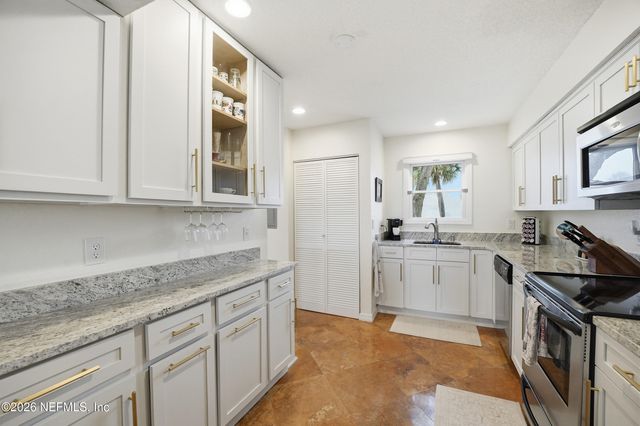 2233 SEMINOLE Road 21, Atlantic Beach, FL 32233