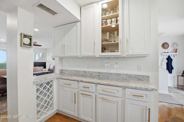 2233 SEMINOLE Road 21, Atlantic Beach, FL 32233