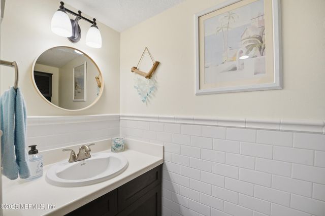 2233 SEMINOLE Road 21, Atlantic Beach, FL 32233