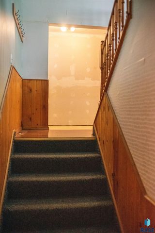 5116 E 16th St Street, Sioux Falls, SD 57110