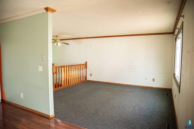 5116 E 16th St Street, Sioux Falls, SD 57110