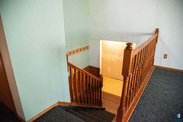 5116 E 16th St Street, Sioux Falls, SD 57110