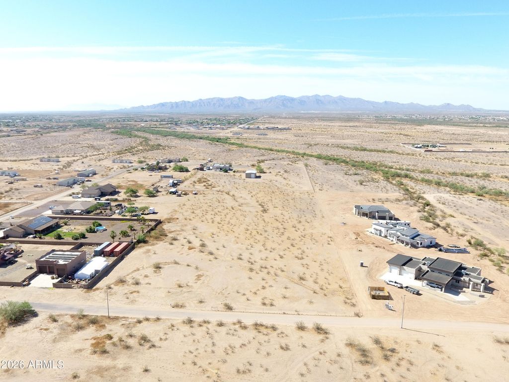 23125 W MONTGOMERY Road -, Wittmann, AZ 85361 — exterior