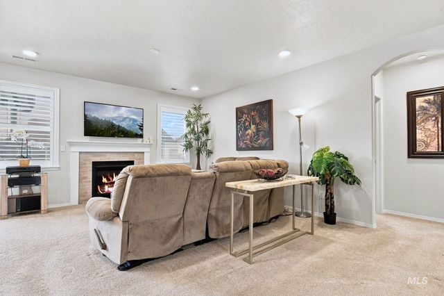 4939 E Patchwork Dr, Nampa, ID 83686