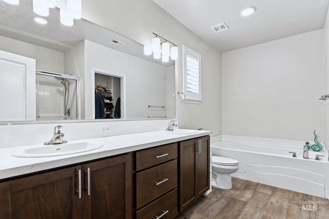 4939 E Patchwork Dr, Nampa, ID 83686