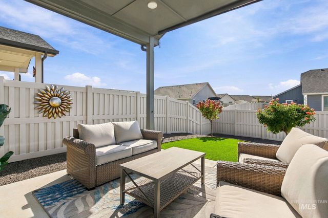 4939 E Patchwork Dr, Nampa, ID 83686