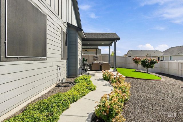 4939 E Patchwork Dr, Nampa, ID 83686