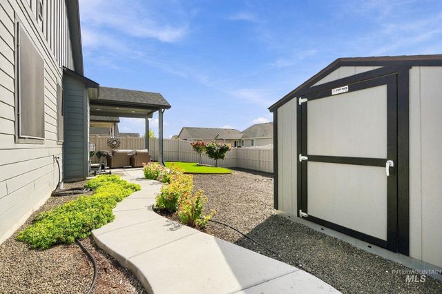4939 E Patchwork Dr, Nampa, ID 83686